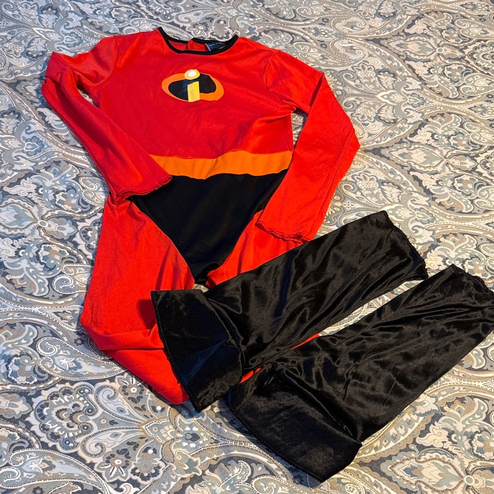 Disney Pixar Incredibles Costume in Red and Black